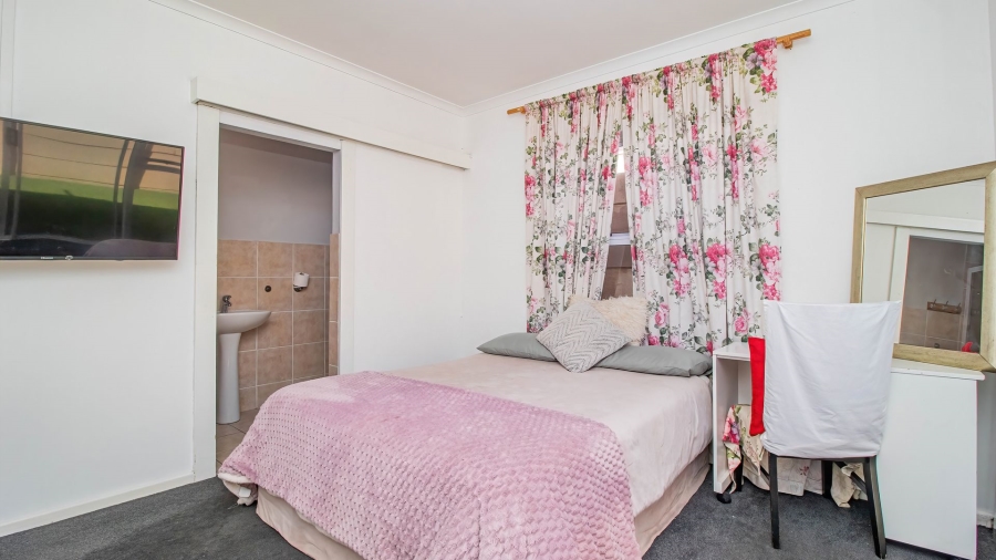 3 Bedroom Property for Sale in Muizenberg Western Cape